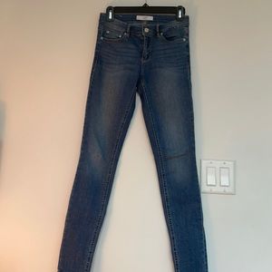 dynamite “kate” straight leg skinny jeans in size 25